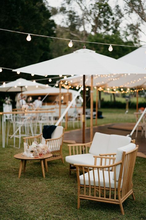 Cocktail Hour Setup Ideas, Alfresco Wedding Reception, Outdoor Wedding Cocktail Hour Lounge Furniture, Wedding Cocktail Reception Decor, Outdoor Wedding Furniture Ideas, Outdoor Seating Area Wedding, Garden Wedding Head Table, Outdoor Furniture Wedding, Wedding Outdoor Furniture