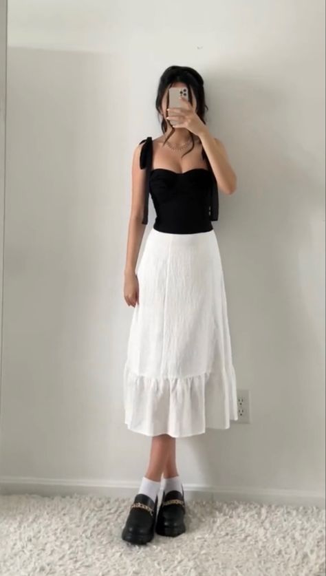 White Skirt Midi Outfits, Skirt Summer Outfits Aesthetic, White Midi Skirt Outfit Ideas, Midi White Skirt Outfit Summer, Cute Outfits At Home, Midi Skirt Ideas, Midi Skirt And Loafers Outfit, Long Skirt Outfits Formal, Midi White Skirt Outfit