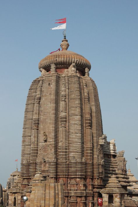 Lingaraj Temple, Odisha Odisha Temple, Odisha Photography, Lingaraj Temple, Tamilnadu Temples, India Travel Places, Temple India, Indian Temple Architecture, Temple City, India Architecture