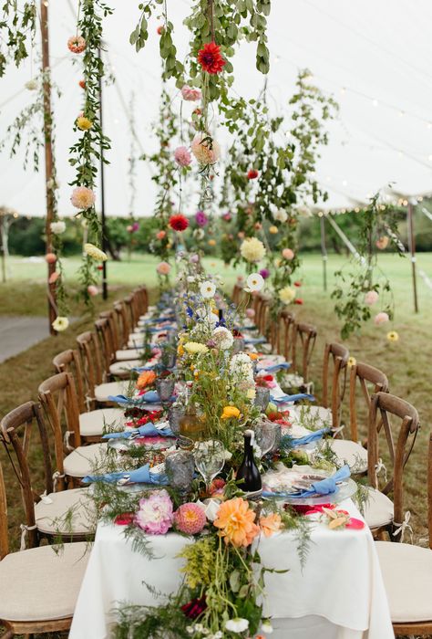 This stunning fresh floral wedding tablescape features dahlias grown at a 200-year-old farmhouse called Mowfield in Cumberland, Maine. Intimate Summer Wedding, Spring Farmhouse Wedding, Wedding Flowers June, Garden Wedding Tablescape, Cottage Garden Wedding, Summer Farm Wedding, Floral Garden Wedding, Intimate Garden Wedding, Homestead Wedding