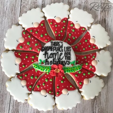 Christmas Cookie Cake, Christmas Sugar Cookies Decorated, Christmas Cookie Party, Gingerbread Cookies Decorated, Royal Iced Cookies, Cookie Platter, Christmas Platter, Sugar Cookie Royal Icing, Cookie Cakes