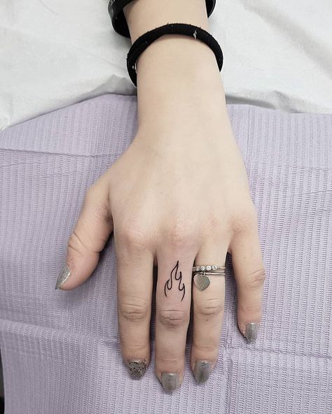 Finger Tattoo Placement, Feminine Finger Tattoos, Tattoo Ideas Finger, Fingers Tattoos, Finger Tattoo Ideas, Pink Floyd Tattoo, Tattoos Finger, Feminist Tattoo, Small Finger Tattoos