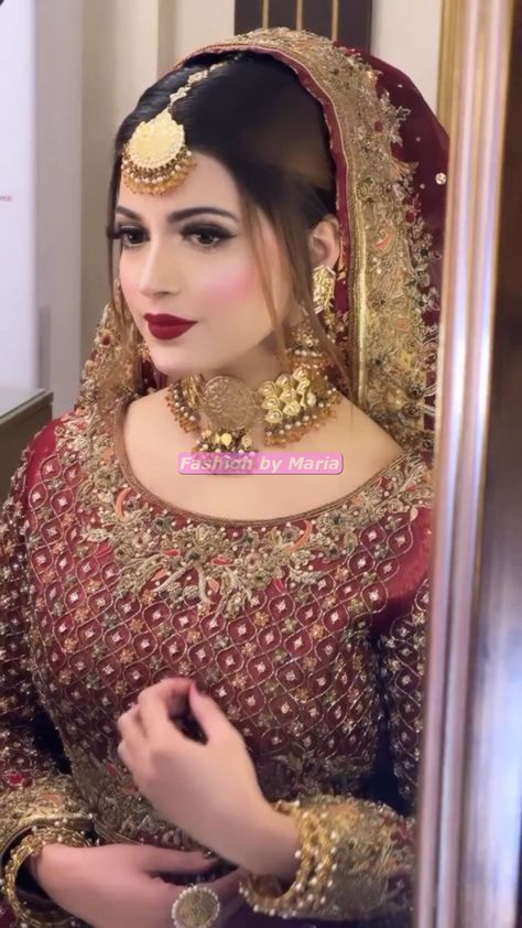 New Collection of Fancy Bridal Dresses for Barat and Walima. Best Fancy Suits for Weddings and Parties https://youtu.be/0eCPO5P2nD4 Bridal Dresses For Barat, Pakistani Makeup Looks, Fancy Suits, Pakistani Makeup, Bridal Makeup Videos, Pakistani Bridal Hairstyles, Floral Henna, Wedding Pen, Circle Mehndi