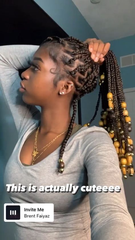 Twist With Beads, Short Haircut Tutorial, Short Haircut For Women, Skirts Design, Haircut For Women, Urban Boho, Short Box Braids Hairstyles, Haircut Tutorial, Braids Hairstyles Pictures