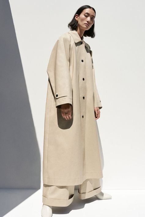 Lina Zhang by Thomas Slack for Co Collections Resort 2020 Lookbook - Minimal. / Visual. Resort Runway, Hooded Sweatshirt Dress, Beige Outfit, Resort 2020, 2020 Fashion, 가을 패션, Fashion Show Collection, Modest Dresses, Latest Fashion For Women