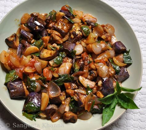 healthfood desivideshi: Caponata: Sicilian way of relishing eggplants... Sicilian Eggplant, Caponata Recipe, Eggplant Caponata, Eggplant Dishes, Grilled Eggplant, Veggie Delight, Eggplant Parmesan, Eggplant Recipes, Veggie Dishes