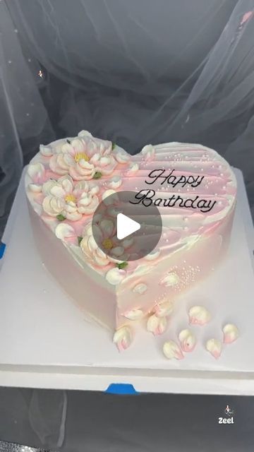 Creative Birthday Cake For Husband, Heart Shape Cake Designs, Heart Cake Decoration, Heart Cake Design, Heart Shape Cake, Shape Cake, Instagram Heart, Heart Shaped Cakes, Heart Cake