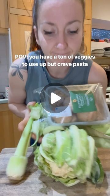 Ami-James Deane on Instagram: "VEGGIE PACKED LASAGNE SOUP 🍲 with easy tofu ricotta! Vegan, oil free and fantastic for weight loss ✨  I had a LOT of veggies that were going bad, so I had to get creative and this soup was actually INCREDIBLE!! My babies went crazy for it and it is a great meal prep option too🤘  Although I’m letting you know what ingredients I used - you can literally add ANY veggies you have on hand. Never let another veggie go to waste!  Ingredients  1/2 onion 2 broccoli stalks 4 sticks of celery 1 pack of mushrooms 1/2 a green cabbage 1 head of cauliflower  2 leeks 2 carrots 6 cloves of garlic (I used frozen) 3 tins of chopped tomatoes 2 tbsp bouillon  1 tbsp garlic powder 1 tbsp mixed herbs 1 tbsp marmite (optional) 3 tbsp tomato paste 1-2 cups textured vegetable protei Vegetable Lasagne Recipes, Broccoli Mum, Broccoli Stalks, Lasagne Soup, Ami James, Easy Tofu, Vegan Oil Free, Vegetable Lasagne, Broccoli Stalk