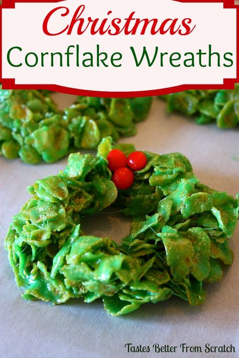 Christmas cornflake wreaths! Cornflake Wreaths, Christmas Wreath Cookies, Wreath Cookies, Pane Dolce, Easy Christmas Treats, Marshmallow Treats, Wreaths Christmas, Xmas Cookies, Christmas Sweets