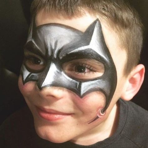 Batman Face Paint, Batman Makeup, Superhero Face Painting, Makeup Karakter, Batman Face, Mask Face Paint, Face Painting For Boys, Paint 3d, Face Painting Tutorials