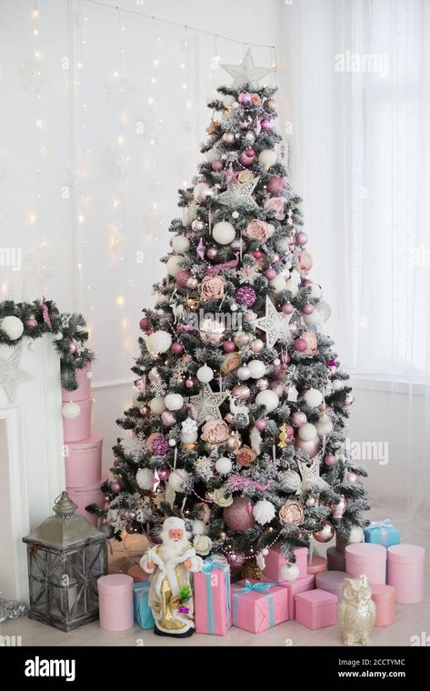 Tree Inspiration, Christmas Tree Inspiration, White Christmas Tree, Winter Gift, White Christmas, Christmas Tree, Holiday Decor, Toys, Green