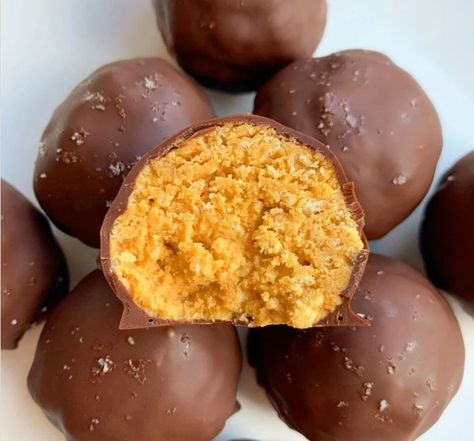 Muddy Buddy Protein Balls – Nuzest USA Cacao Dessert, Breakfast Pudding, Nutty Buddy, Chocolate Tahini, Muddy Buddy, Dark Cacao, Matcha Chocolate, Chocolate Bites, Muddy Buddies