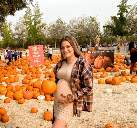 #pregnancy #pumpkinpatch #babyboy #fallinspo #ootd #pregnancyoutfits #pregnancyfalloutfit #pregnancyclothes Pregnancy Pumpkin Patch Outfit, Pregnant Pumpkin Patch Photos, Pumpkin Patch Outfit Pregnant, Pregnant Pumpkin Patch Outfit, Pumpkin Patch Pregnancy Pictures, Pumpkin Patch Pregnancy Announcement, 15 Weeks Pregnant, Pumpkin Patch Pictures, Fall Pregnancy