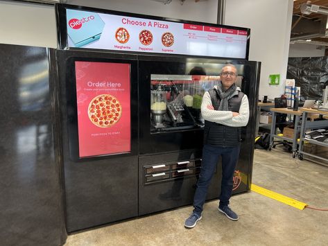 Pizza Vending Machine, Pizza Machine, Pie From Scratch, Fresh Pizza, Pizza Branding, Pizza Making, A Pizza, Vending Machine, Food Industry