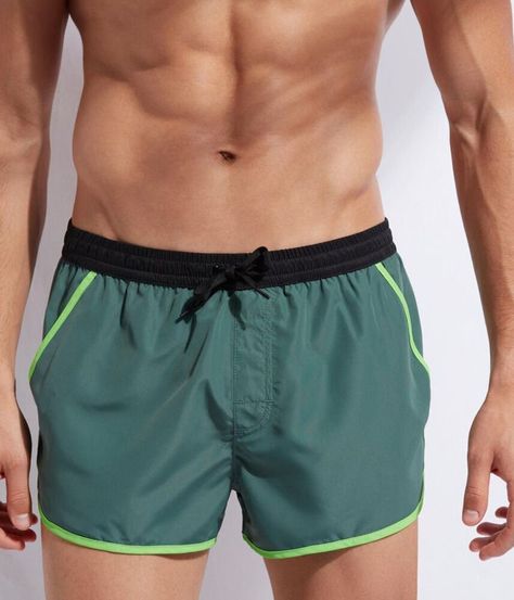 Short de Bain look sport pour homme - Vert / Noir - CALZEDONIA - Gym Men, Gym Women, Swim Trunk, Mens Short, Swimming, Womens Shorts