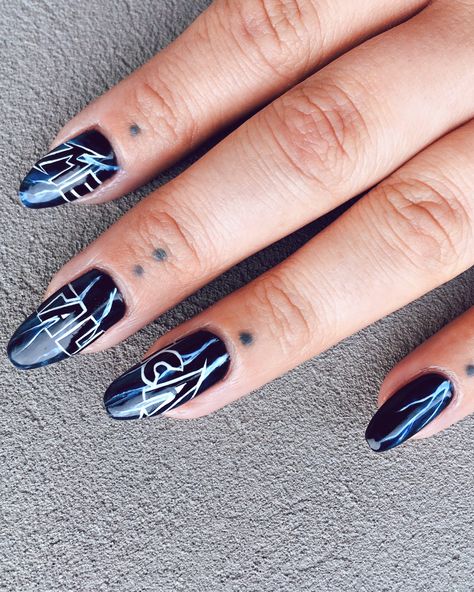 Iron Maiden Nails, Metal Concert Nails, Metallica Nails Design, Heavy Metal Nail Art, Metallica Nails, Metalhead Nails, Amazing Nail Art Designs, Amazing Nail Art, Concert Nails