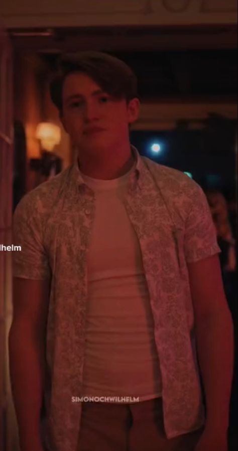 Nick Nelson Clothes, Nick Nelson Outfit Ideas, Heartstopper Outfit Ideas, Heartstopper Birthday Party, Hailey Core, Heartstopper Netflix, Harry Green, Birthday Party Outfit, Nick Nelson