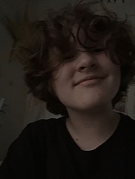 Trans boy with fluffy/curly hair 🙀🙀🙀 Chubby Transmasc, Miles Core, Chubby Boy, Ginger Boy, Trans Boys, Gender Envy, Anime Dancer, Hair Inspo, Dancer