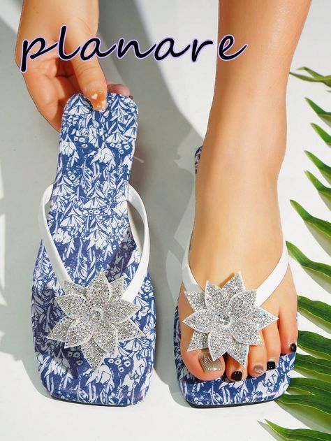 Women's Shoes Summer Blue Flip Flops Flat Sandals, Clip Toe Thongs Silver Sparkle Rhinestones Flower Decor, Blue Plant Flower Pattern Sole Blue Bohemian,Party,Fashionable    Plain,Plants    Women Shoes, size features are:Bust: ,Length: ,Sleeve Length: