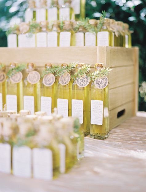 Olive oil "olive you" wedding favors with customized cute favor tags Olive Oil Wedding Favors, Wedding Favor Sayings, Giveaways Ideas, Homemade Wedding Favors, Wedding Favor Gift Bags, Honey Wedding Favors, Creative Wedding Favors, Wedding Favors And Gifts, Bridal Shower Party Favors