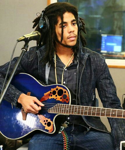 SKIP MARLEY, grandson of Bob Marley. Black Man Dreads, Bob Marley Aesthetic, Marley Aesthetic, Dread Inspiration, Marley Brothers, Skip Marley, Music Image, Bob Marley Legend, Hair Like Wool