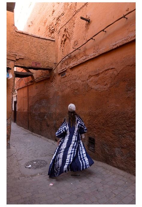 In the streets of Marrakech › thefashionfraction.com The Fashion Fraction in Marrakech, Morocco. Editorial Photo Shoot, Desert, Travel Diary, Outfit Inspiration Morocco Editorial, Trip Photoshoot, Spring Moodboard, Editorial Photo Shoot, Mountain Fashion, Morocco Fashion, 1960s Vogue, Marrakech Travel, Moodboard Inspiration