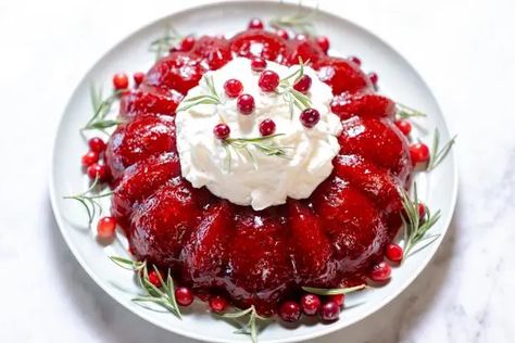 Molded Cranberry Salad Pioneer Woman, Pioneer Woman Molded Cranberry Salad, Cranberry Mold Recipes, Molded Cranberry Salad, Pioneer Woman Thanksgiving, Food Network Recipes Pioneer Woman, Cranberry Salad Recipes, Winter Salads, Cranberry Thanksgiving