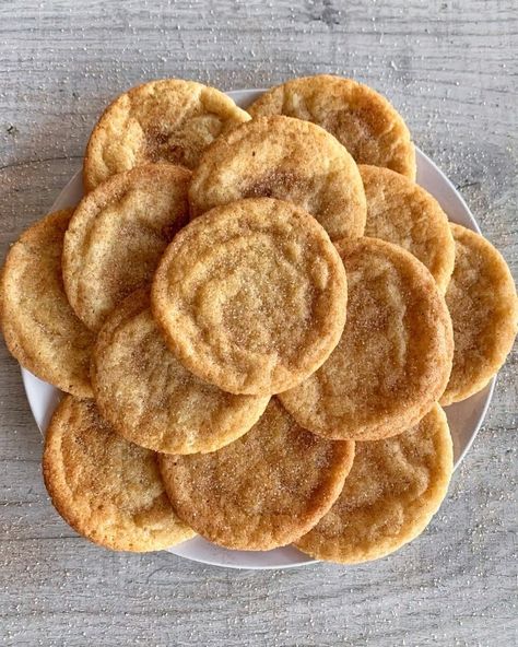 Fitwaffle Kitchen on Instagram: “SOFT & CHEWY SNICKERDOODLE COOKIES 😍 Have you ever tried a snickerdoodle cookie before? 🙌 They’re actually one of my favourite flavour…” Snickerdoodle Cookie Aesthetic, Snickerdoodle Cookies Aesthetic, Snickerdoodle Aesthetic, Snickerdoodle Biscuits, Fitwaffle Kitchen, September Season, Chewy Snickerdoodle Cookies, Homemade Biscuits From Scratch, Snickerdoodles Cookies