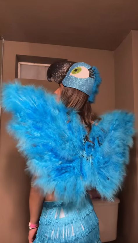 Rio Birds Costume, Rio Halloween Costume, Killer Halloween Costumes, Rio Costume, Halloween Costume Duo, Costume Duo, Creative Halloween Costumes Diy, Blue Costume, Classy Halloween Costumes