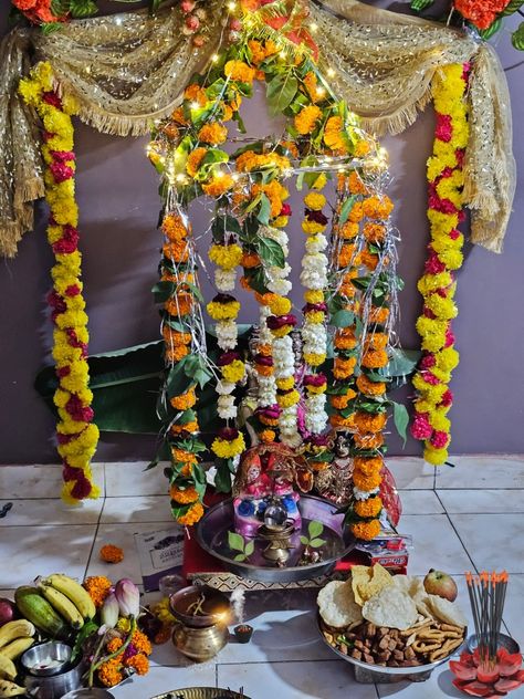 Teej Pooja Decoration Idea Teeja❤️ Haritalika Teej, Hartalika Teej, Happy Birthday Flower Cake, Teej Festival, Pooja Decoration, Birthday Flower, Decoration Idea, Birthday Flowers, Flower Cake