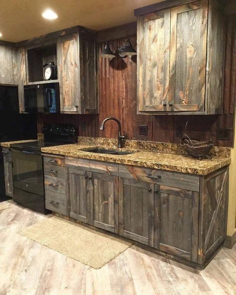 Pallet Kitchen Cabinets, Diy Rustic Kitchen, Dapur Rustic, Kitchen Diy Ideas, Model Dapur, Diy Kitchen Ideas, Pallet Kitchen, Rustic Kitchen Cabinets, Farmhouse Kitchen Cabinets