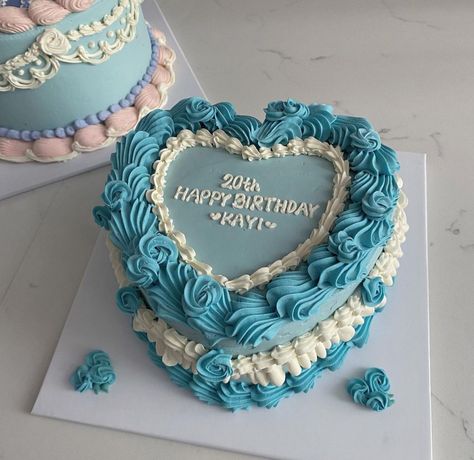 19 Heart Cake, Light Blue Heart Shaped Cake, Aesthetic Blue Birthday Cake, Teal Heart Cake, Teal Vintage Cake, Light Blue Heart Cake, Vintage Heart Cake Blue, Blue Heart Shaped Cake, Pastel Blue Cake Aesthetic