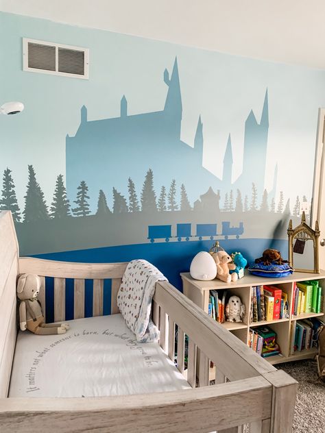 #harrypotter #harrypotternursery #nursery #nurseryideas #babynurserydecor #harrypotterfan #hogwarts Harry Potter Baby Nursery, Harry Potter Nursery, Harry Potter Baby Shower, Baby Theme, Harry Potter Baby, Harry Potter Theme, Baby Themes, Baby Nursery Decor, Harry Potter Fan