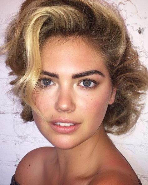 Kate Upton shares her beauty secrets with us, from her favorite nighttime makeup look to the products she can’t live without. If it gets us one step closer to her fresh-faced elegance, we'll sign up for all of the above Beauty Rules, Glowing Radiant Skin, Luscious Hair, Home Remedies For Hair, Kate Upton, My Beauty, Skin Complexion, Natural Beauty Tips, Hair Strand