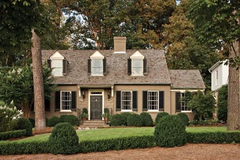 A Cape Cod Cottage Gets a Makeover Green Cape Cod House Exterior, Home Exterior Cape Cod, Fromt Porch Ideas, Cape Cod Siding, Pergola Addition, Cape Cod Restaurants, Cape Cod House Exterior, Cottage Makeover, Cape Cod Cottage