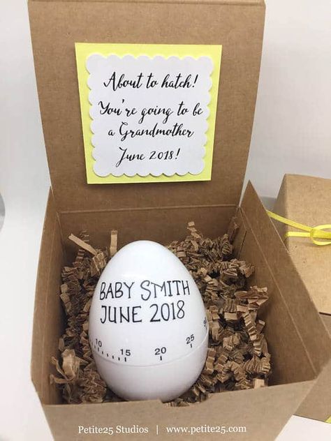 Easter Pregnancy Reveal, Birth Announcement Ideas, Easter Looks, First Pregnancy Announcements, Easter Baby Announcement, Creative Baby Announcements, Expecting Announcement, Second Baby Announcements, Baby Announcement To Parents