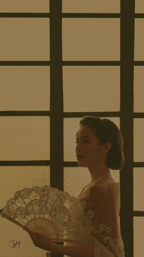 Lockscreen by Binibinibg Mariya Carmela Isabella, Titanic Prom, Binibining Mia, Pop Fiction Books, Pre Nup Photoshoot, Filipiniana Wedding Dress, Filipiniana Wedding Theme, Janella Salvador, Modern Filipiniana Dress