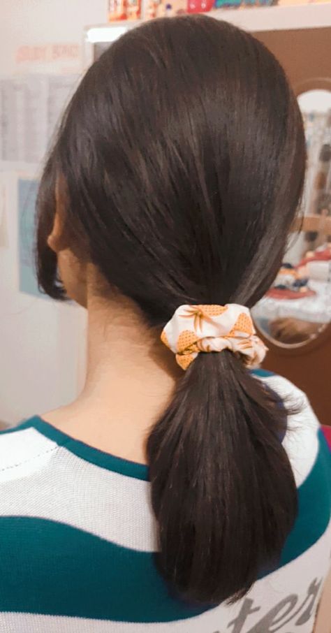 Short Straight Hair Ponytail, Small Hair Hairstyles Indian, Small Haircut Women, Short Hair Indian Women, Small Ponytail Short Hair, Small Ponytail Hairstyles, Ponytail Hairstyles Shoulder Length, Indian Women Haircut, Small Haircut