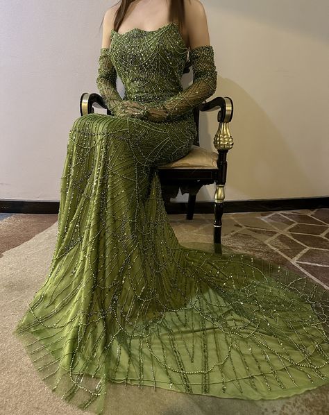 https://www.dreamyvow.com/products/dreamy-vow-luxury-dubai-mermaid-green-evening-dresses-with-gloves-2024-elegant-saudi-arabia-women-wedding-party-gowns-306?_pos=1&_psq=306&_ss=e&_v=1.0 Blue Dress With Gloves, Prom Dresses With Gloves, Prom Dress With Gloves, Saudi Arabia Women, Evening Dresses 2023, Green Evening Dresses, Mermaid Green, Yellow Evening Dresses, Silver Evening Dress