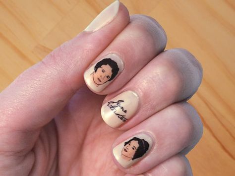 'Pride & Prejudice' nail art Book Nail Art, Beer Tattoos, Manicure Tutorials, Inspiration Tattoo, Pride Prejudice, Eagle Tattoos, Tattoos Geometric, Short Acrylic, Short Acrylic Nails