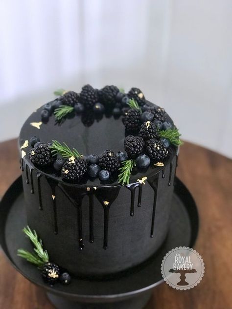 Moody Birthday Cake, Black And Green Wedding Cake, Cake Asthetic Picture, Dark Green Cake, Black Ganache, Ganache Drip Cake, Black Birthday Cake, Ganache Drip, Black Cake