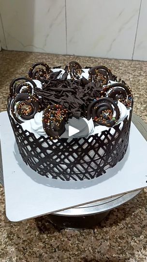 Black Forest Cake Design, Forest Cake Design, Black Forest Cake Decoration, Black Forest Cake Recipe, Decorating Desserts, Frosting Ideas, Sonu Nigam, Simple Cake Designs, Black Forest Cake