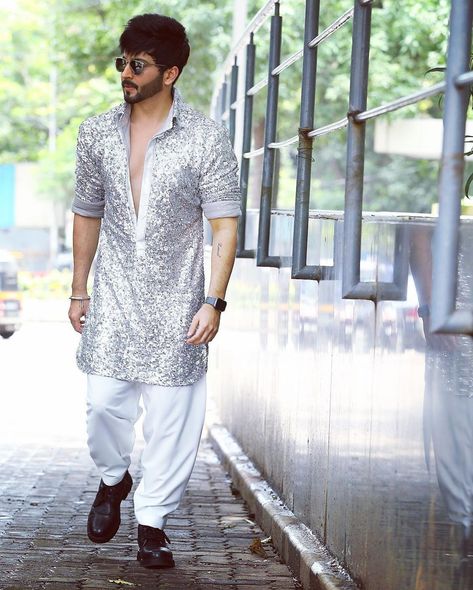 Lengha Blouse Designs, Man Dress Design, Indian Wedding Clothes For Men, Boys Kurta Design, Wedding Kurta For Men, Groom Dress Men, Indian Groom Wear, Wedding Dresses Men Indian, Fashion Models Men