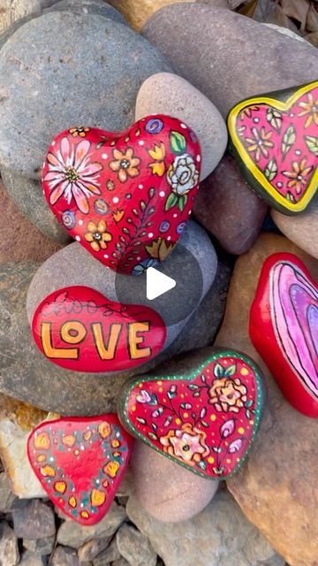 Mandela Rock Painting, Heart Shaped Rocks, Heart Artwork, Affirmation Of The Day, Rock Artists, Bee Art, Kindness Rocks, Inspirational Videos, Spread Love