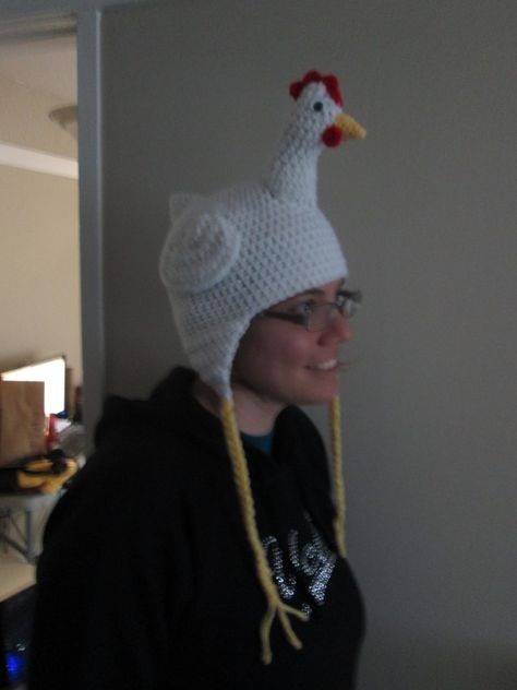 Crazy Crochet Hats Free Pattern, Cute Crochet Hats, Crochet Hat Pattern Free, Crochet Animal Hat, Chicken Parts, Crochet Character Hats, Chicken Hats, Turkey Hat, Earflap Beanie