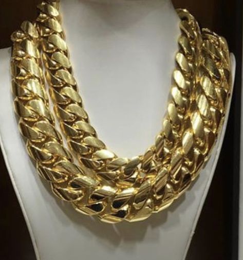 Gold Chain Necklace Outfit, Manly Jewelry, Diamond Teeth, Thick Gold Chain, Bling Ideas, Rapper Jewelry, Gold Cuban Link Chain, Mens Silver Jewelry, Expensive Jewelry Luxury