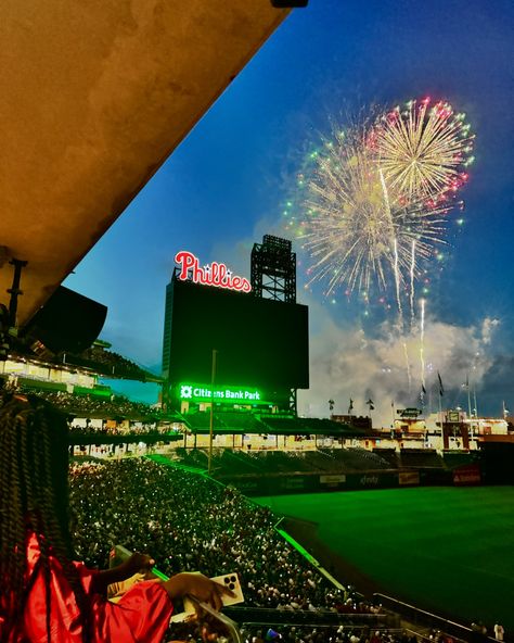 Watched the @phillies game from the box in style—heels and all! 💁🏾‍♀️ The game was epic, the company was awesome, and the fireworks show after? Absolutely dazzling! 🎆⚾👠 #BoxSeats #Phillies #philliesbaseball #fireworks #yslshoes #philadelphia #sportgirl #PhilliesFan #Adventures #experience #gymgirl Phillies Game, Phillies Baseball, Fireworks Show, Ysl Shoes, Sport Girl, The Box, Fireworks, The Game, Philadelphia