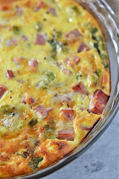 Keto Ham And Cheese Quiche, Ham And Cheese Crustless Quiche, Quiche Ham, Easy Crustless Quiche, Quiche Keto, Ham Quiche Recipe, Impossible Quiche, Quiche Recipes Crustless, Breakfast Potluck