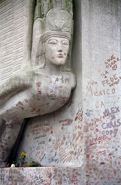 Jacob Epstein, Père Lachaise Cemetery, Pere Lachaise Cemetery, Cemetery Statues, Grave Stones, Famous Graves, Cemetery Art, Resting Place, Jim Morrison