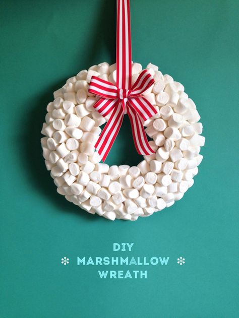 HOLIDAY DIY: marshmallow wreath - The Sweet Escape Creative Studio Marshmallow Wreath, Wreath Decorating Ideas, Diy Christmas Door Decorations, Diy Christmas Door, Winter Wreath Diy, Fun Wreath, Holiday Ribbon, Christmas Wreaths To Make, Trendy Tree